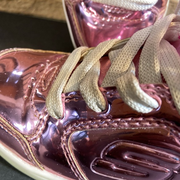 Girls metallic pink Skechers. Lace up in good condition size 9. Zip in back - Picture 8 of 11